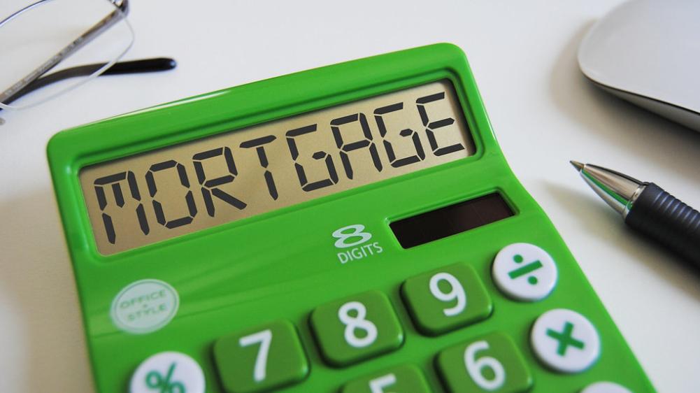 What Are Some Common Mistakes People Make When Using a Mortgage Calculator?